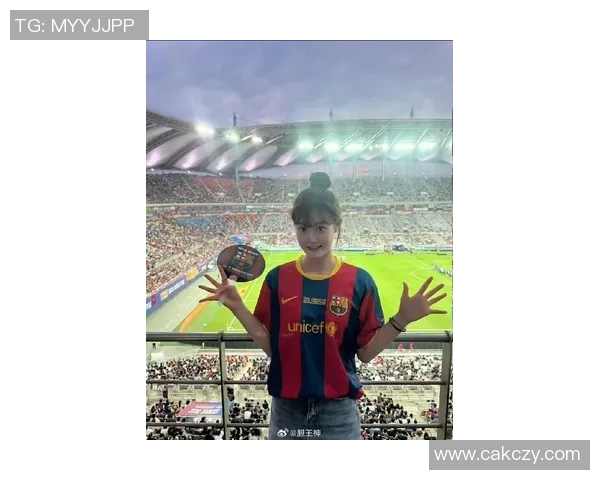 最新女足球球星发型大变身 清新时尚引领潮流风尚